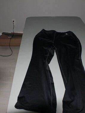 Black Reebok Athletic Pants Size Small?